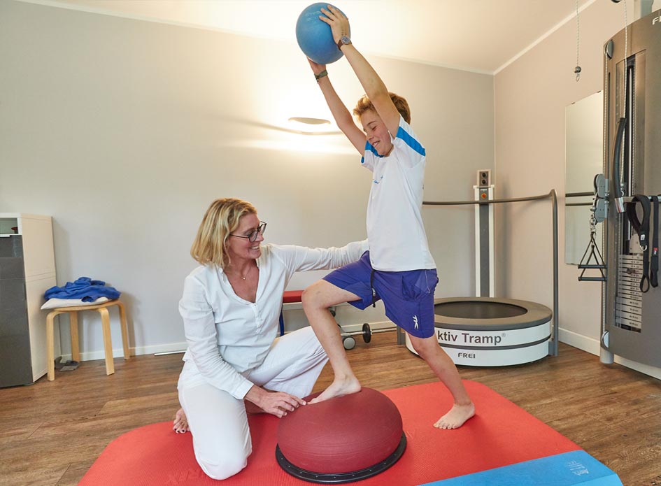 Therapieformen Physiotherapie - Triggerpunkttherapie – Kinesio Taping – Fußreflexzonentherapie – Dry Needling – Hot Stone Therapie